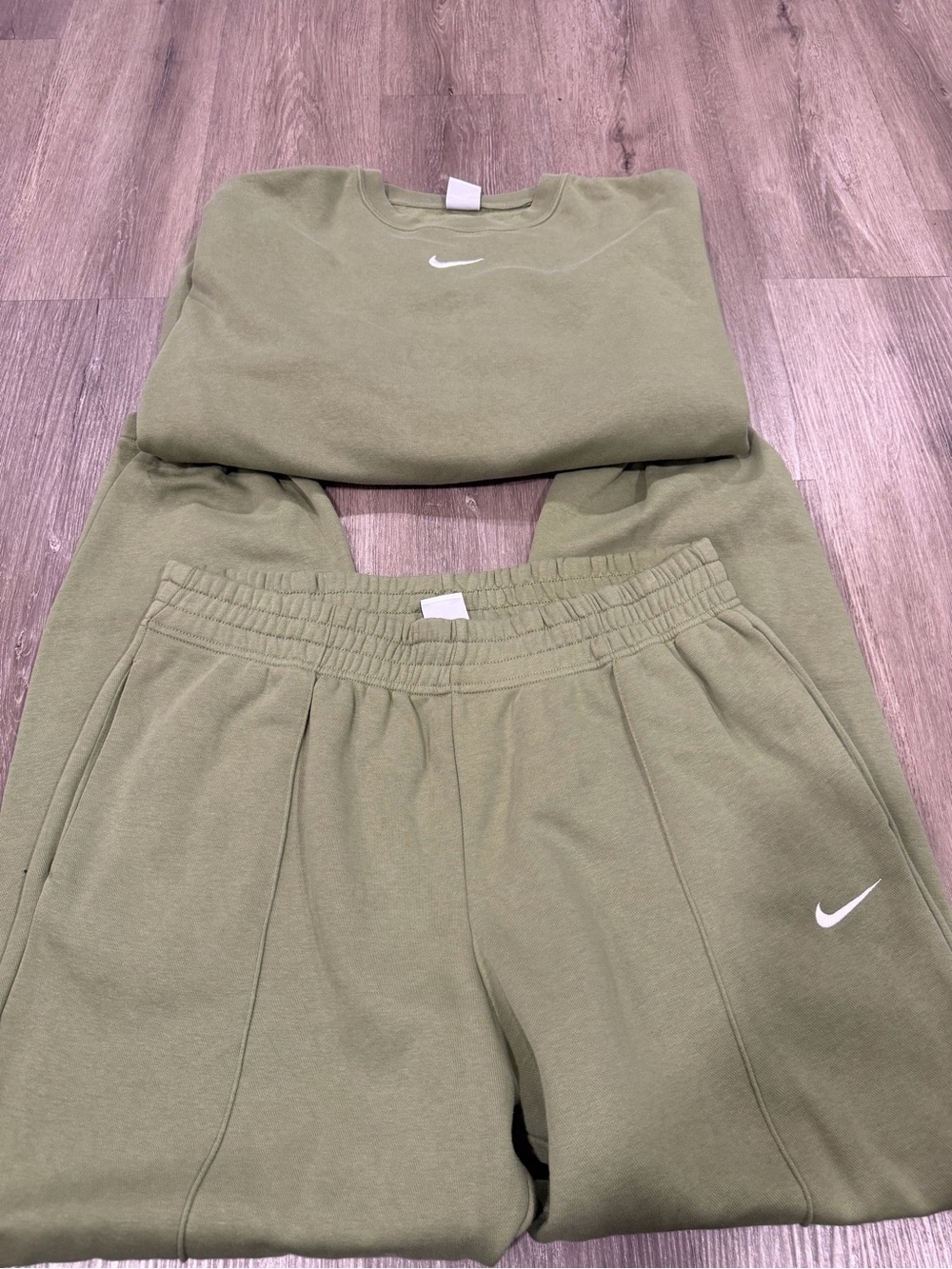 Nike women set Olive Sweatpants with White Swoosh